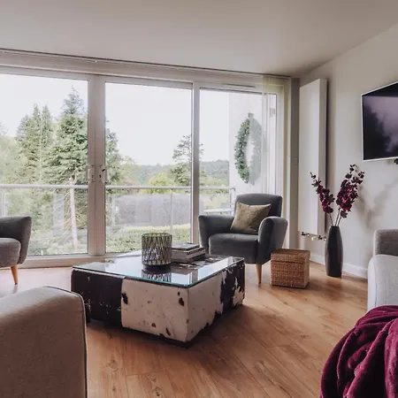 Nearmere, Slps 8, Central, Parking, Balcony, Views Prázdninový dům Bowness-on-Windermere