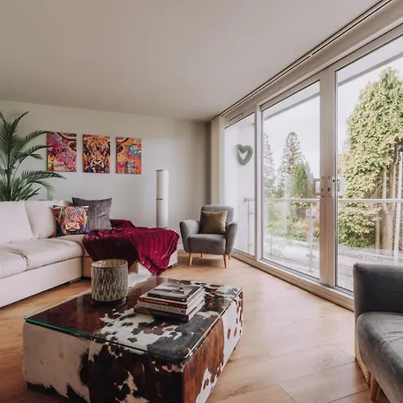 Nearmere, Slps 8, Central, Parking, Balcony, Views Bowness-on-Windermere