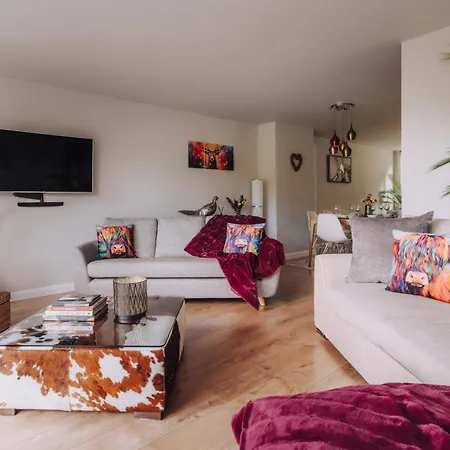 Nearmere, Slps 8, Central, Parking, Balcony, Views Prázdninový dům *