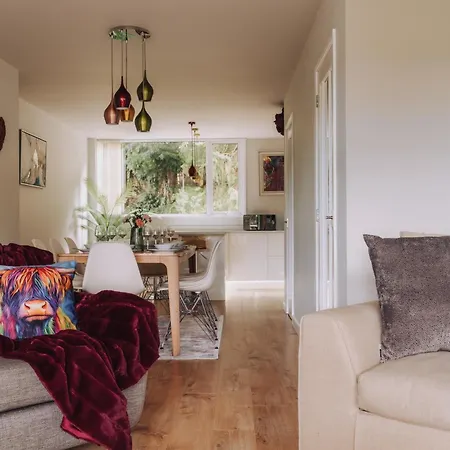 Nearmere, Slps 8, Central, Parking, Balcony, Views Bowness-on-Windermere