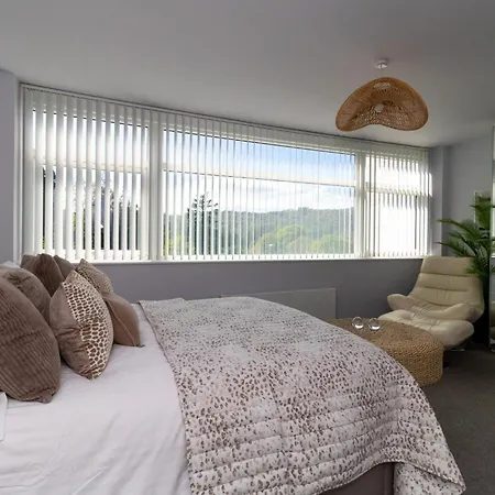 Nearmere, Slps 8, Central, Parking, Balcony, Views * Bowness-on-Windermere