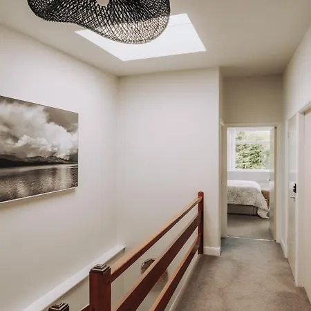 Nearmere, Slps 8, Central, Parking, Balcony, Views