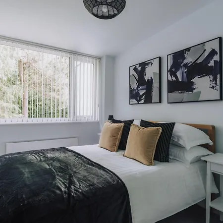 Nearmere, Slps 8, Central, Parking, Balcony, Views Bowness-on-Windermere